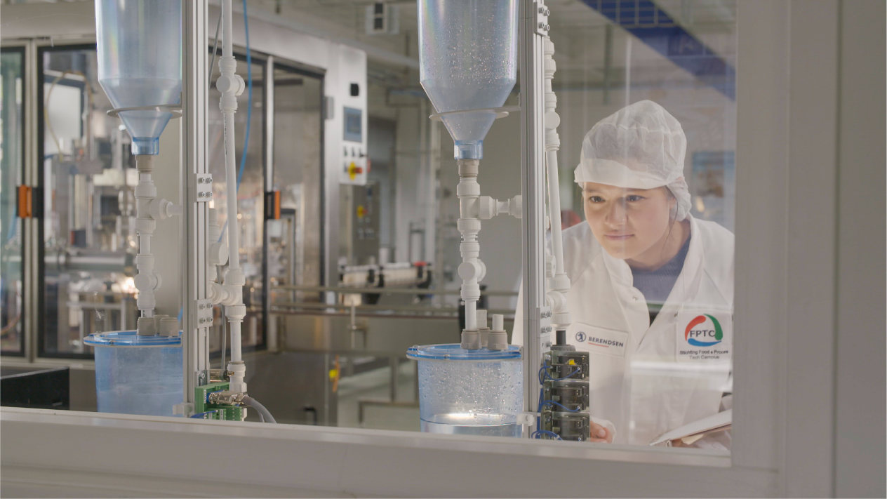 Platform Talent voor Technologie – student in een laboratorium